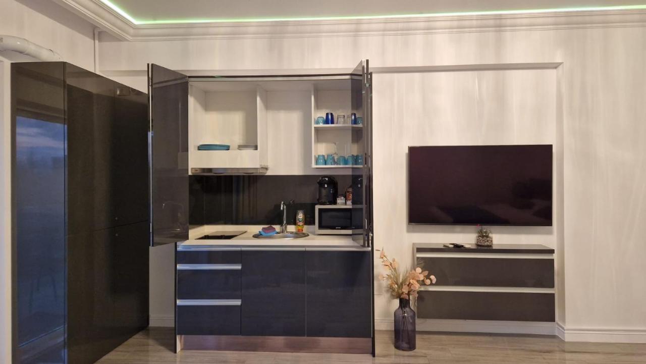 White Tower - Private Studio 106 Mamaia Εξωτερικό φωτογραφία