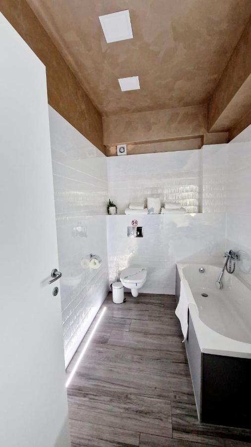 White Tower - Private Studio 106 Mamaia Εξωτερικό φωτογραφία